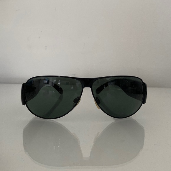 CHANEL Accessories - 💯 CHANEL 😎 sunglasses